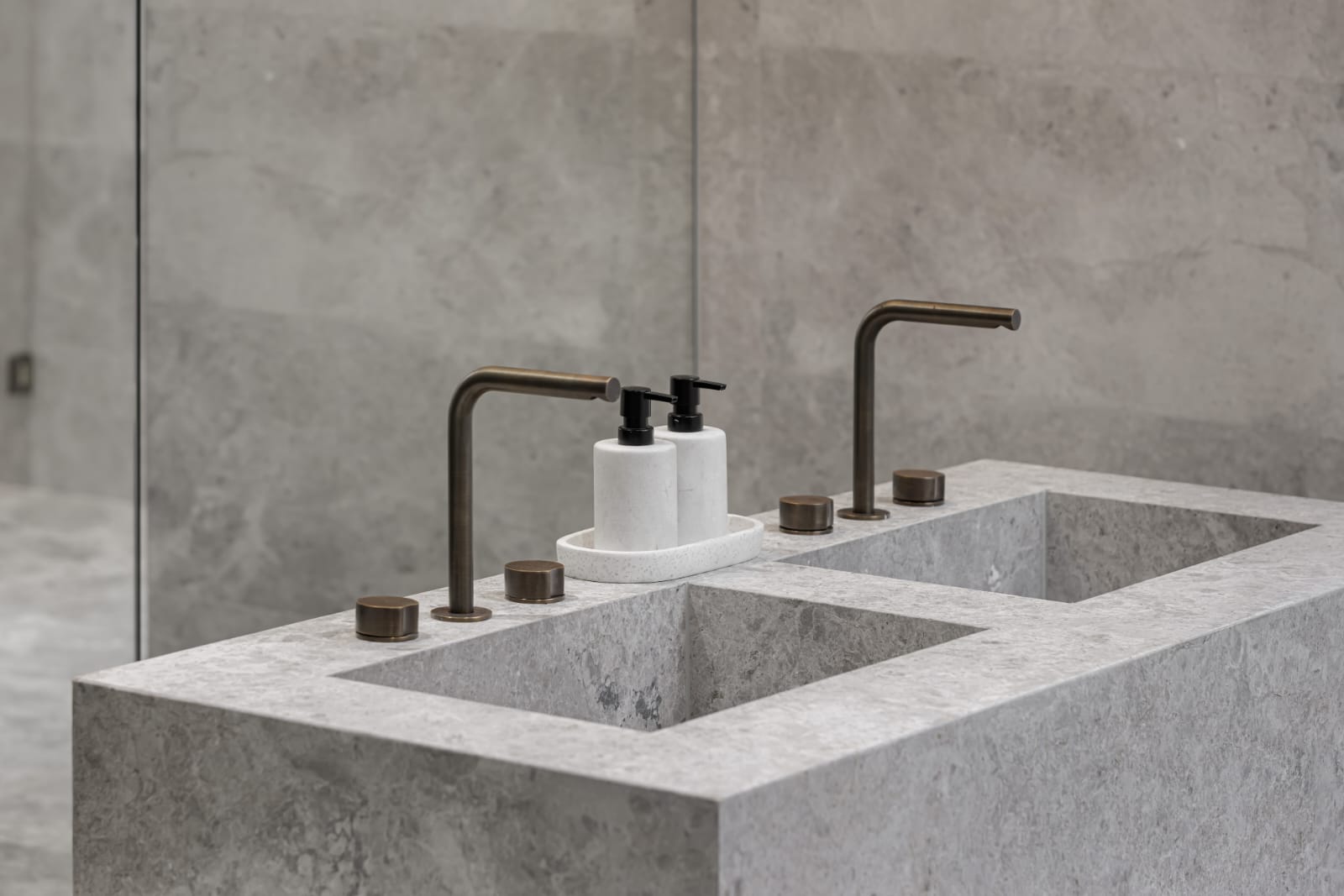 bathroom (2)